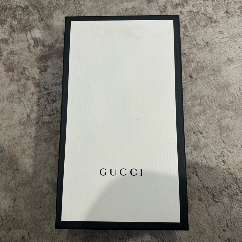 Men’s Gucci Shoes - Picture 7 of 8